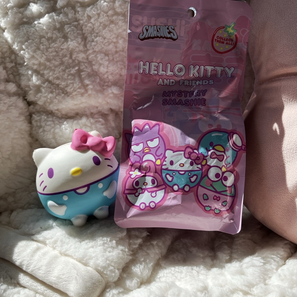 Hello Kitty Smashies Blind Bag Squishy Stress Ball.